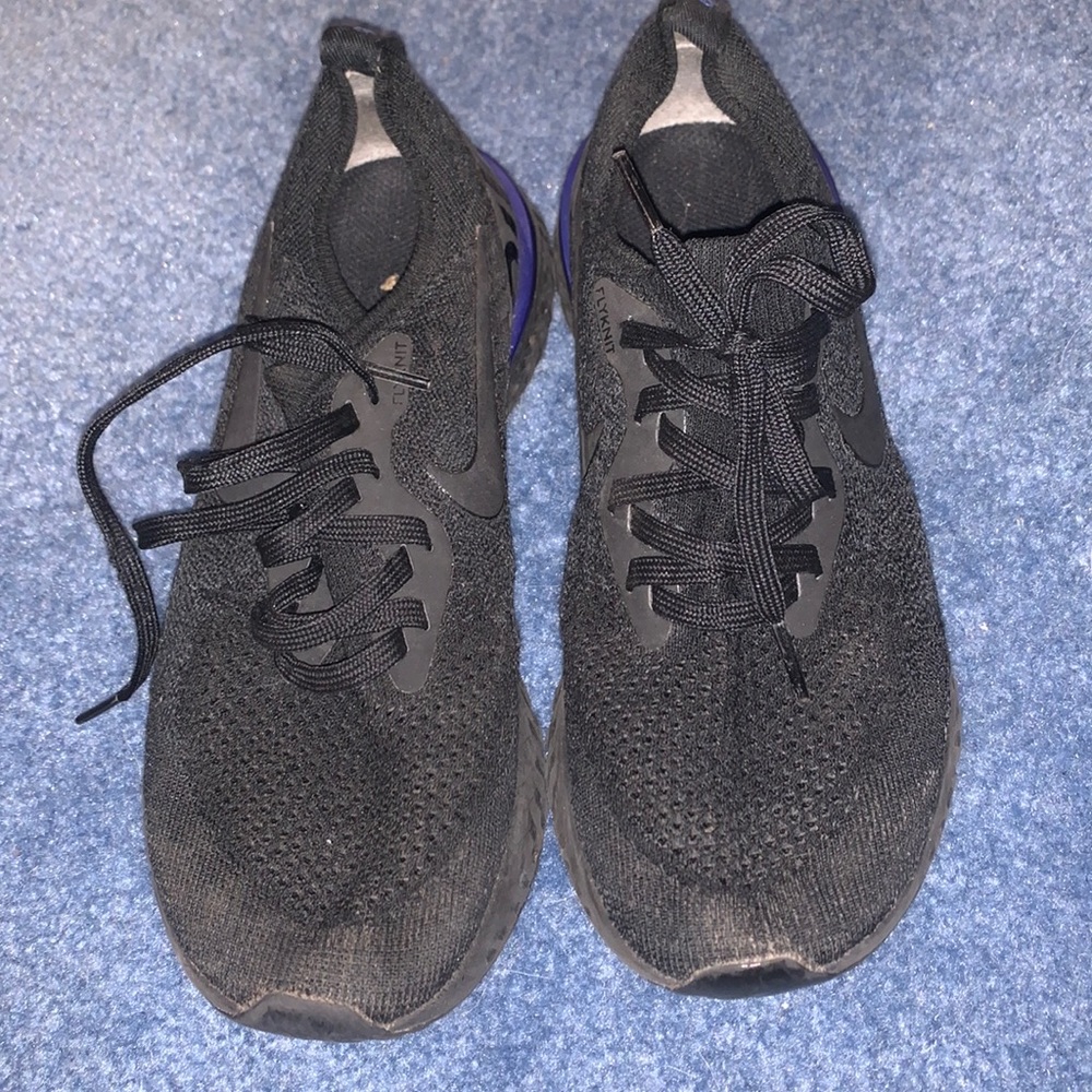 Women’s epic fly knit Nike shoes